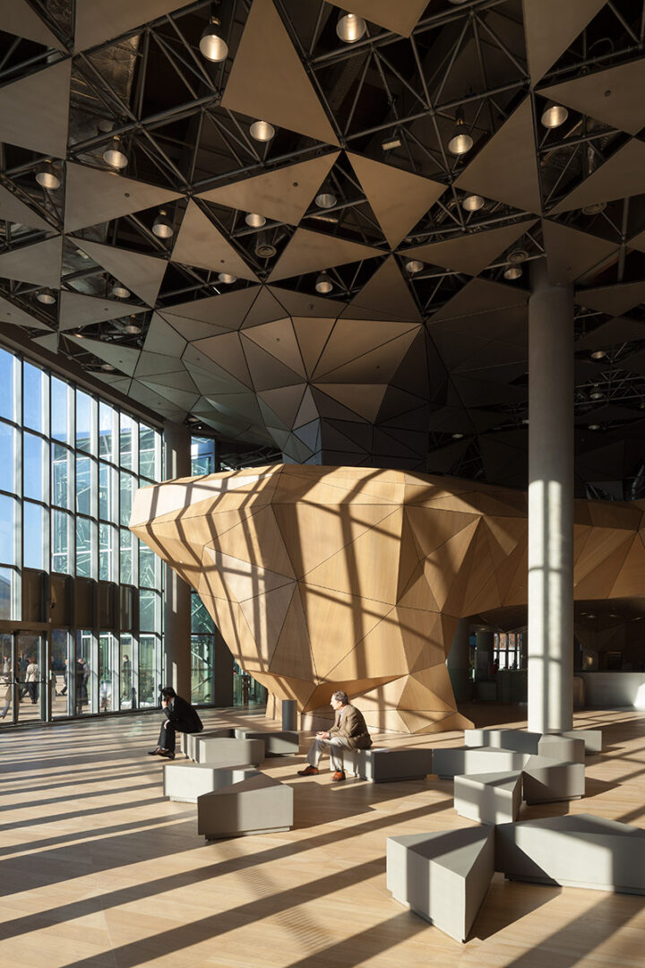 Hall de la tour Total de la Défense – Paris